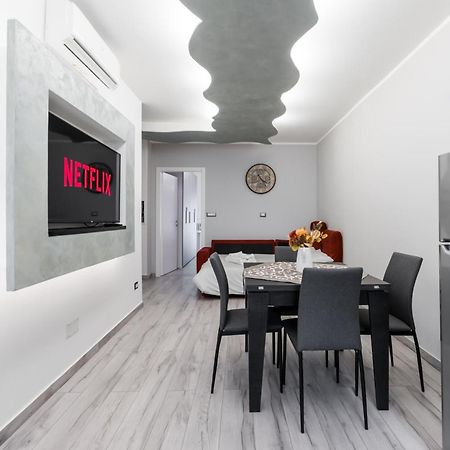 Apartamento Moderno Bilocale A 5 Minuti Dal Centro Storico Turín Exterior foto