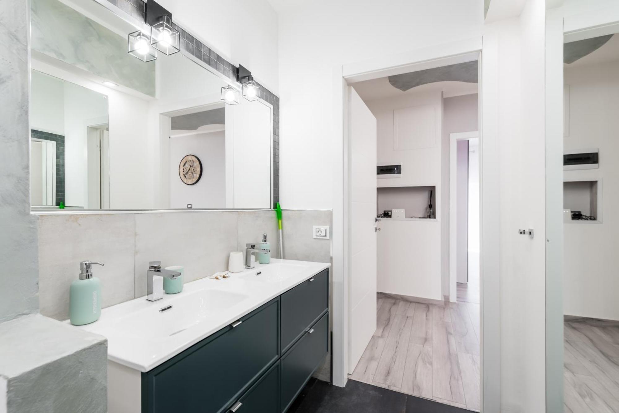 Apartamento Moderno Bilocale A 5 Minuti Dal Centro Storico Turín Exterior foto
