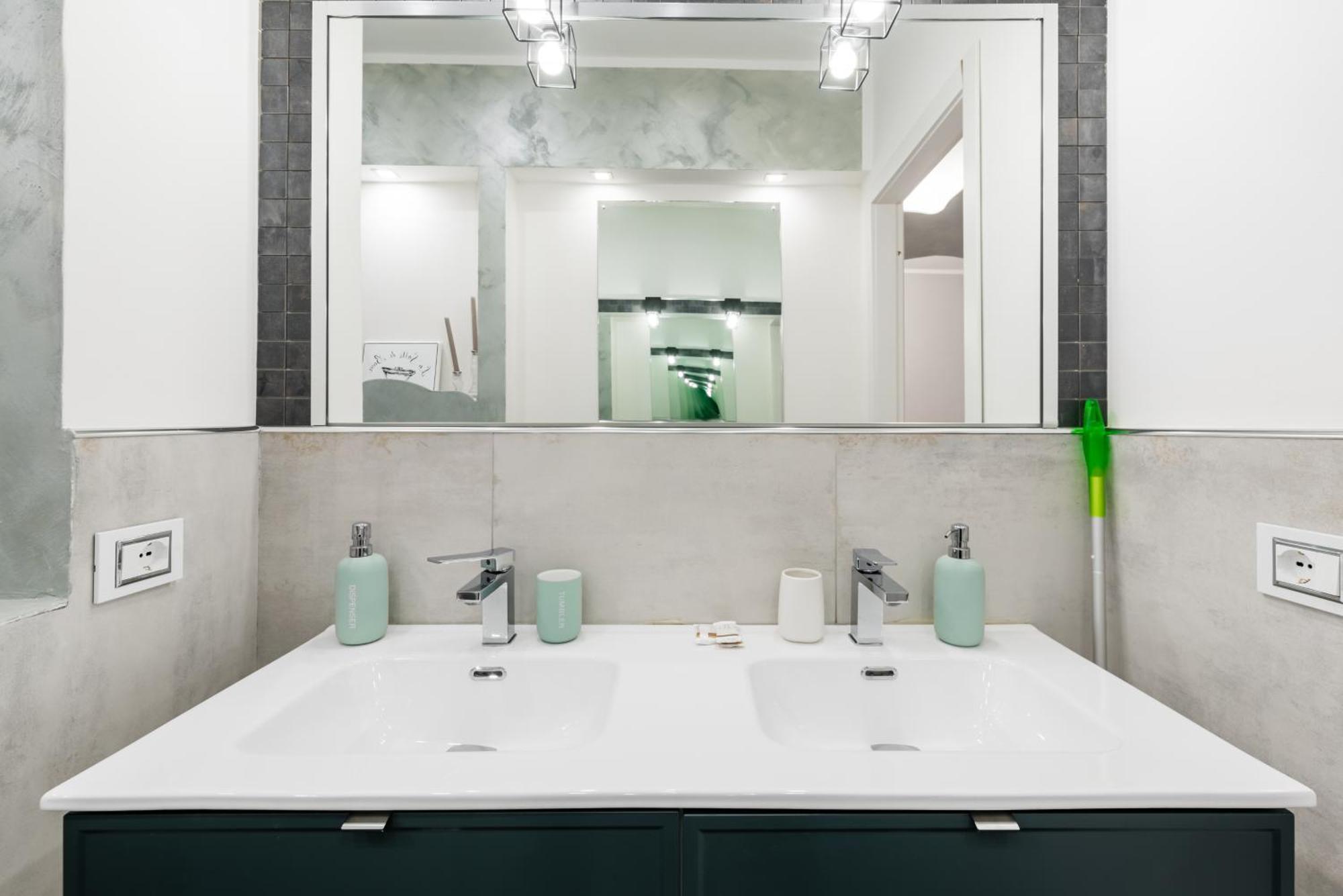 Apartamento Moderno Bilocale A 5 Minuti Dal Centro Storico Turín Exterior foto
